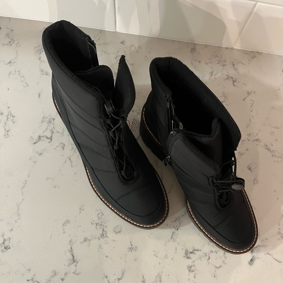 Blondo Daisy Waterproof Boots - Picture 3 of 7